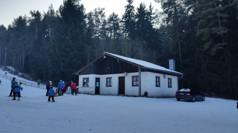 Find a ski Instructor in Mitteleschenbach Mitteleschenbach Skihütte Find a ski Instructor in Mitteleschenbach Mitteleschenbach Skihütte