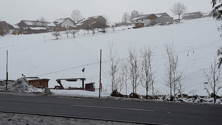 Find a ski Instructor in Hinterschmiding Skilift Find a ski Instructor in Hinterschmiding Skilift