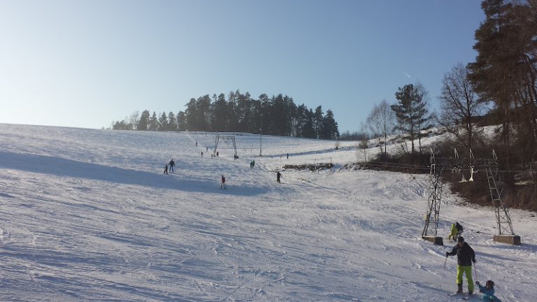 Find a ski Instructor in Regenstauf Skilift Schneitweg